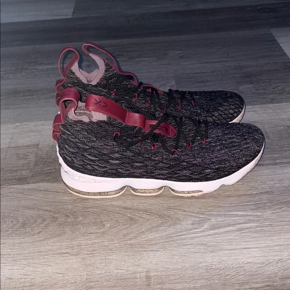 Nike LeBron 15 Black and White with Red Accents - Picture 4 of 6